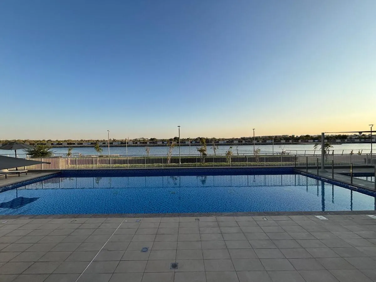 Waterfront Studio Cozy & Stylish Stay - Pet-Friendly Абу-Даби 0*,  ОАЭ
