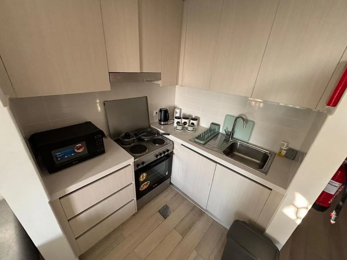 Waterfront Studio Cozy & Stylish Stay - Pet-Friendly Abu Dhabi Apartment