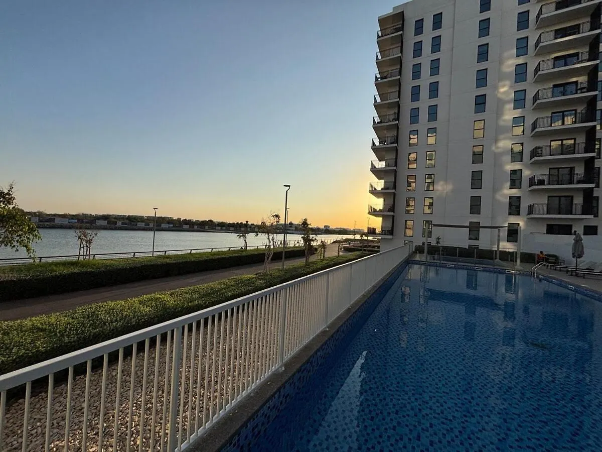 Waterfront Studio Cozy & Stylish Stay - Pet-Friendly Abu Dhabi 0*,